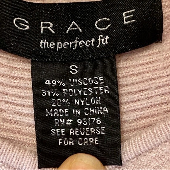 Grace Pale Pink Rounded Hem Sweater - Size Small - Picture 3 of 5